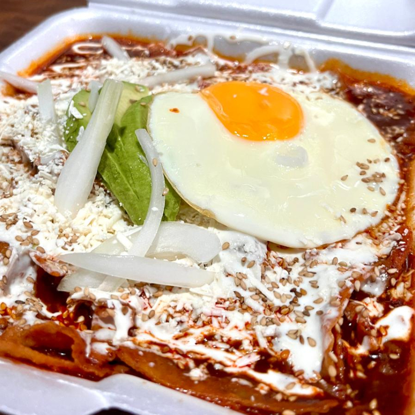 CHILAQUILES DE MOLE
