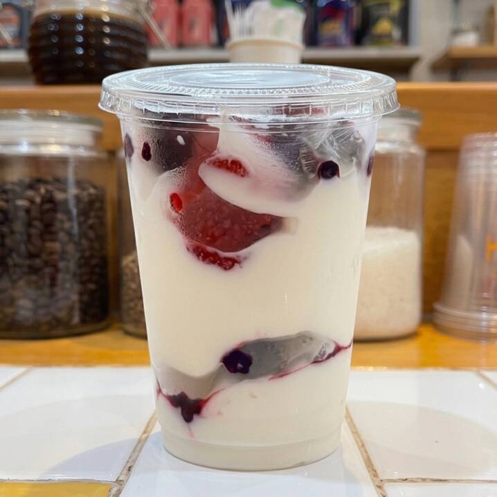 Yogur Griego con Frutos Rojos