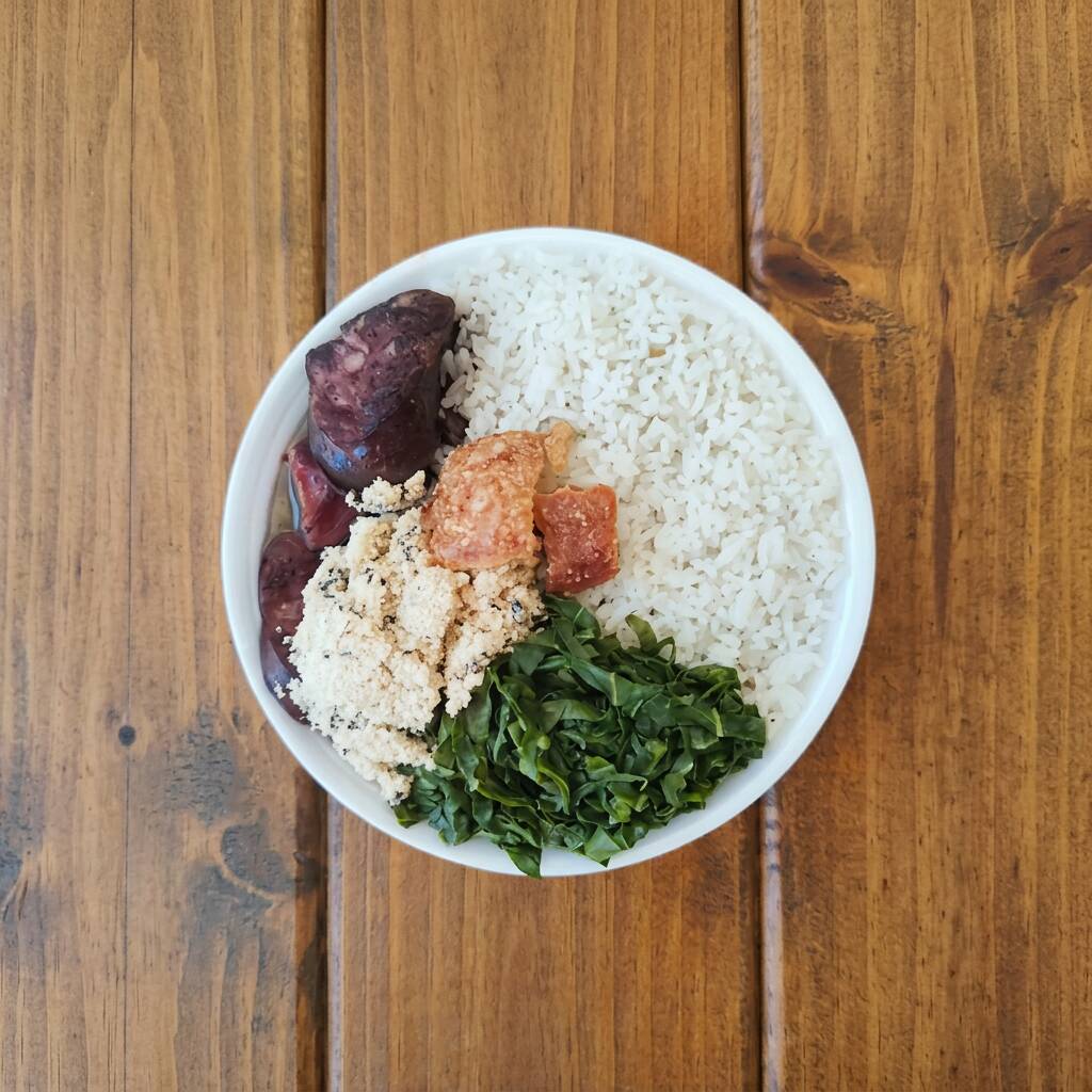 Feijoada,arroz ,couve , farofa