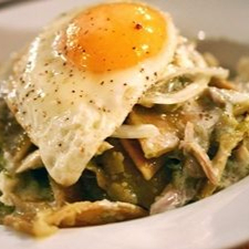 Chilaquiles Verdes con Huevo