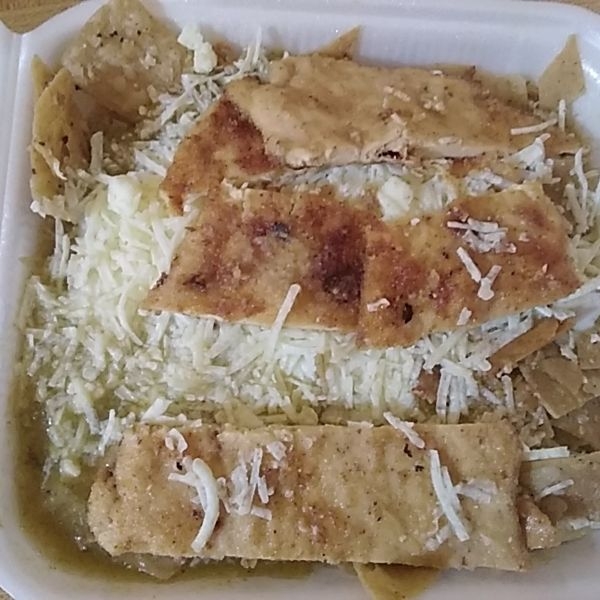 Chilaquiles con Milanesa de Pollo