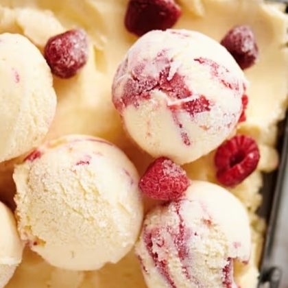 Vaso de queso con fresa