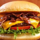 Pao de brioche, maionese artesanal, alface americana, tomate, bacon, cheddar fatiado, hamburger artesanel de 100 gramas