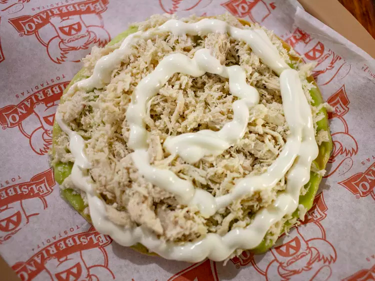 TOSTADA DE POLLO