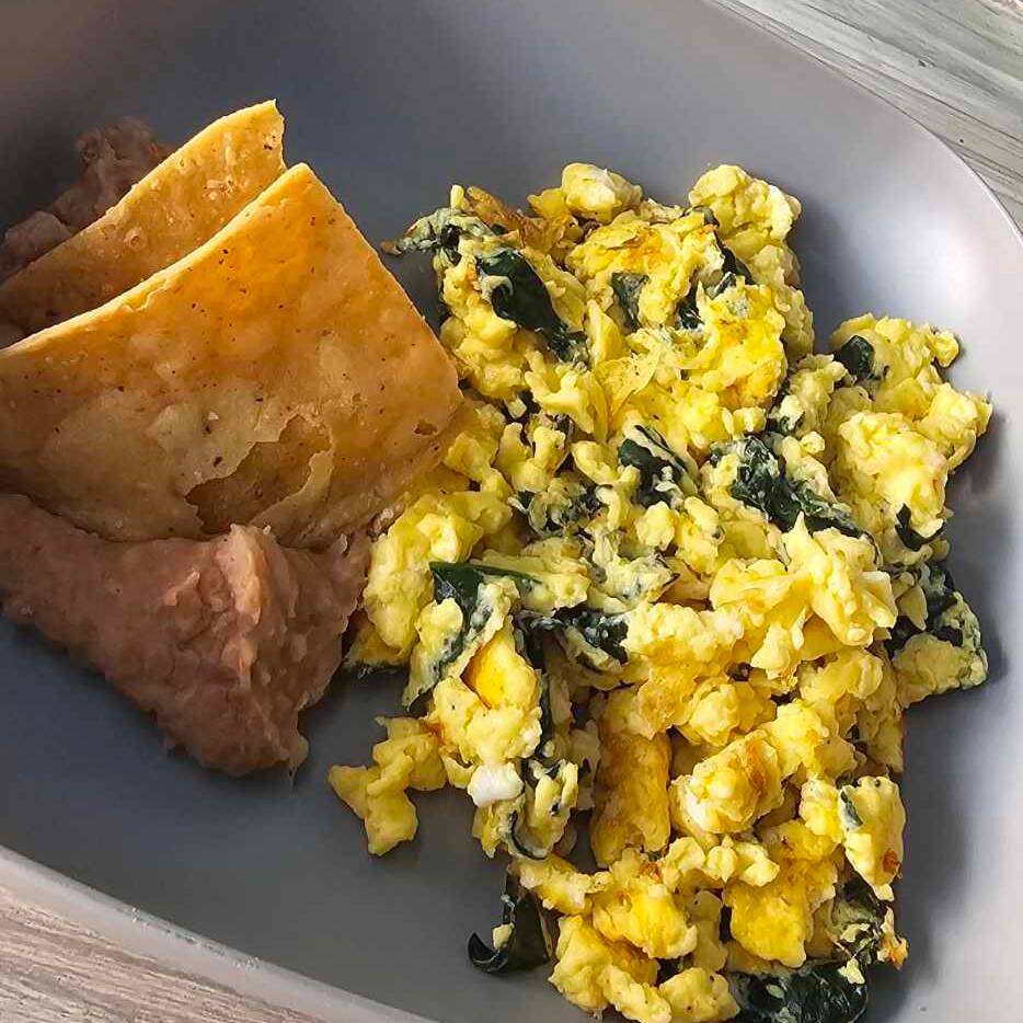 Huevo con Espinacas