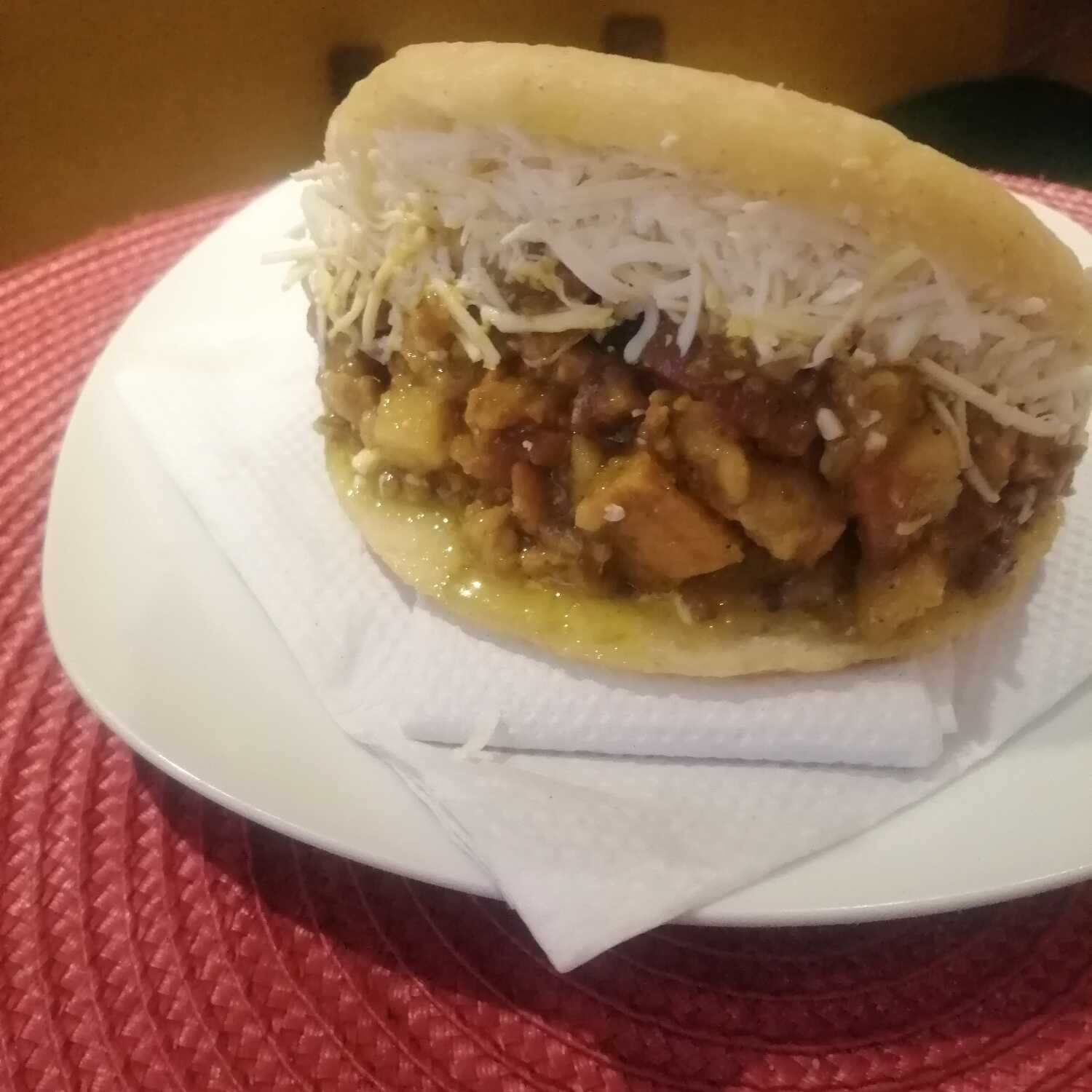 Arepa de Chicharrónada