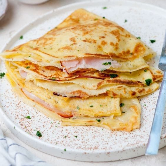 CREPA DE JAMON CON QUESO MANCHEGO