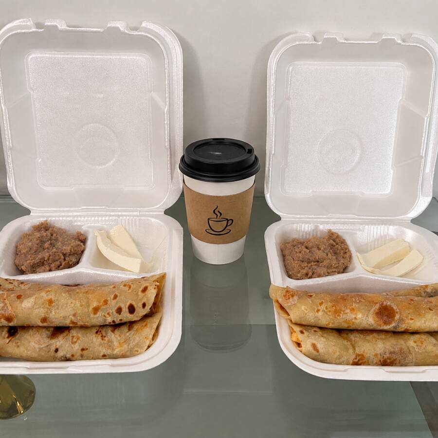 COMBO DESAYUNO — 3 Burritos Papa Chori + Americano