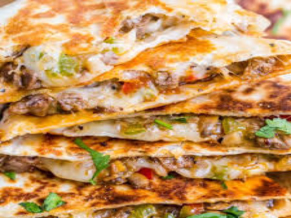 Quesadilla Jumbo de Harina con Pollo