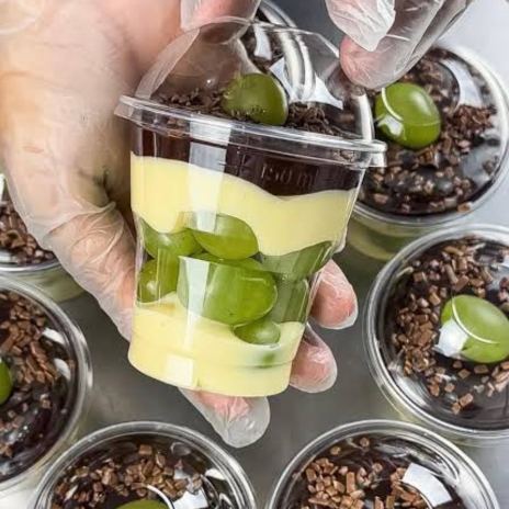 Brownie creme de ninho com Nutella e uvas