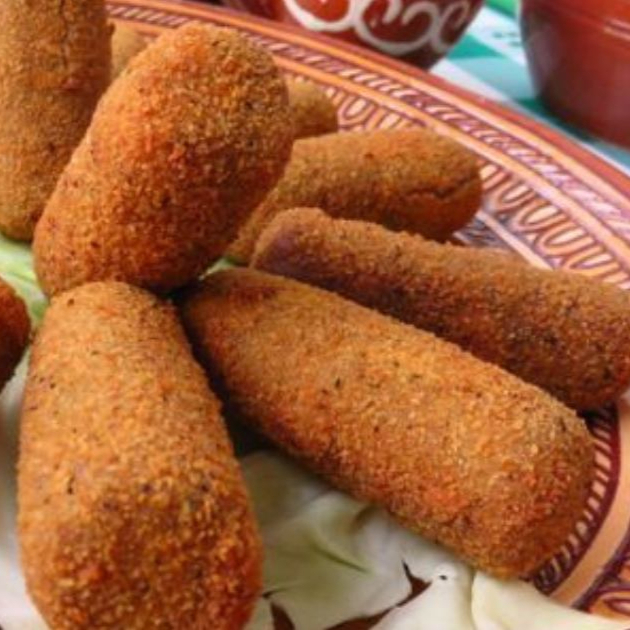 Croquete com massa de risole e recheio de carne moída 😋