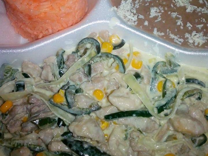 Fajitas de pollo con crema y elotitos (enteras)