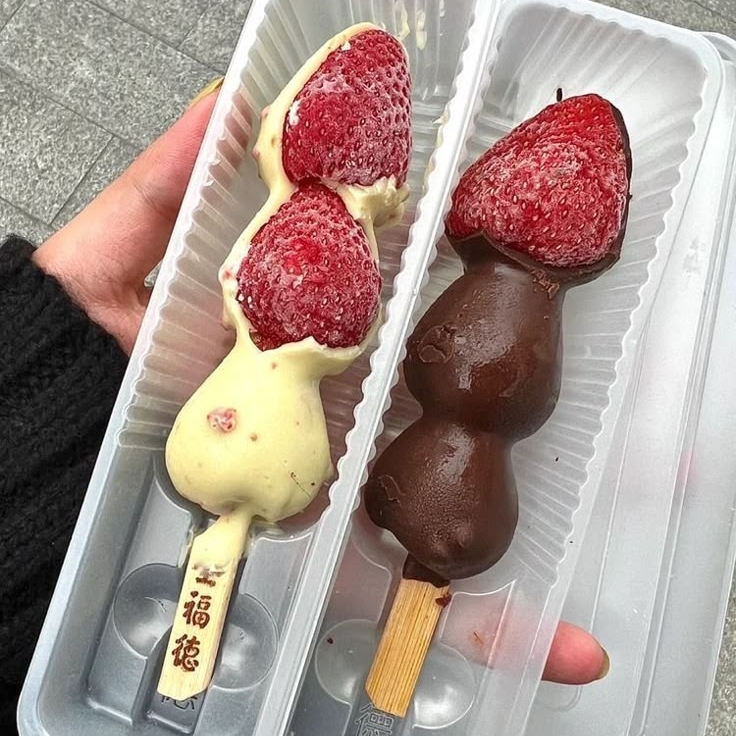Brochetas de fresas con chocolate