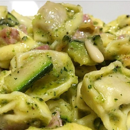 TORTELLONI DE HONGOS EN SALSA CALABACINES