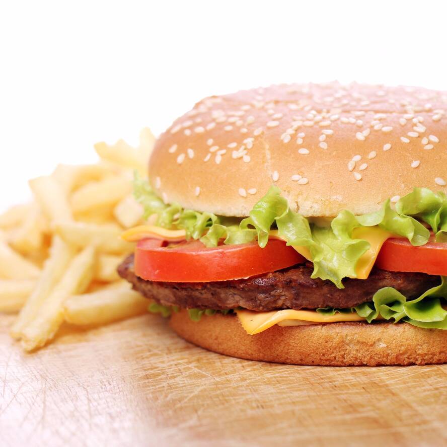 Burger Clásica con Papas