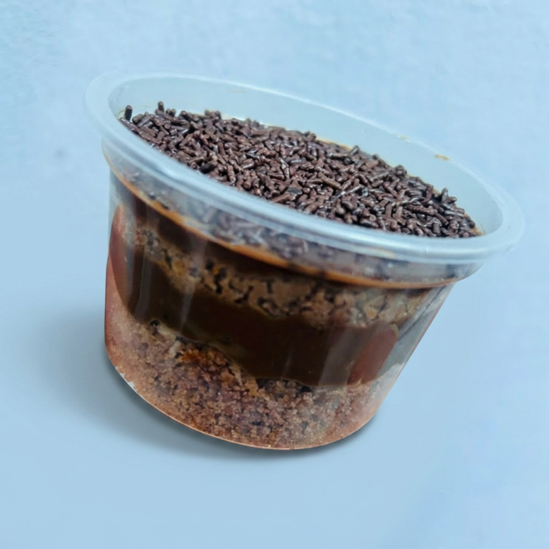 massa de chocolate e recheio de brigadeiro