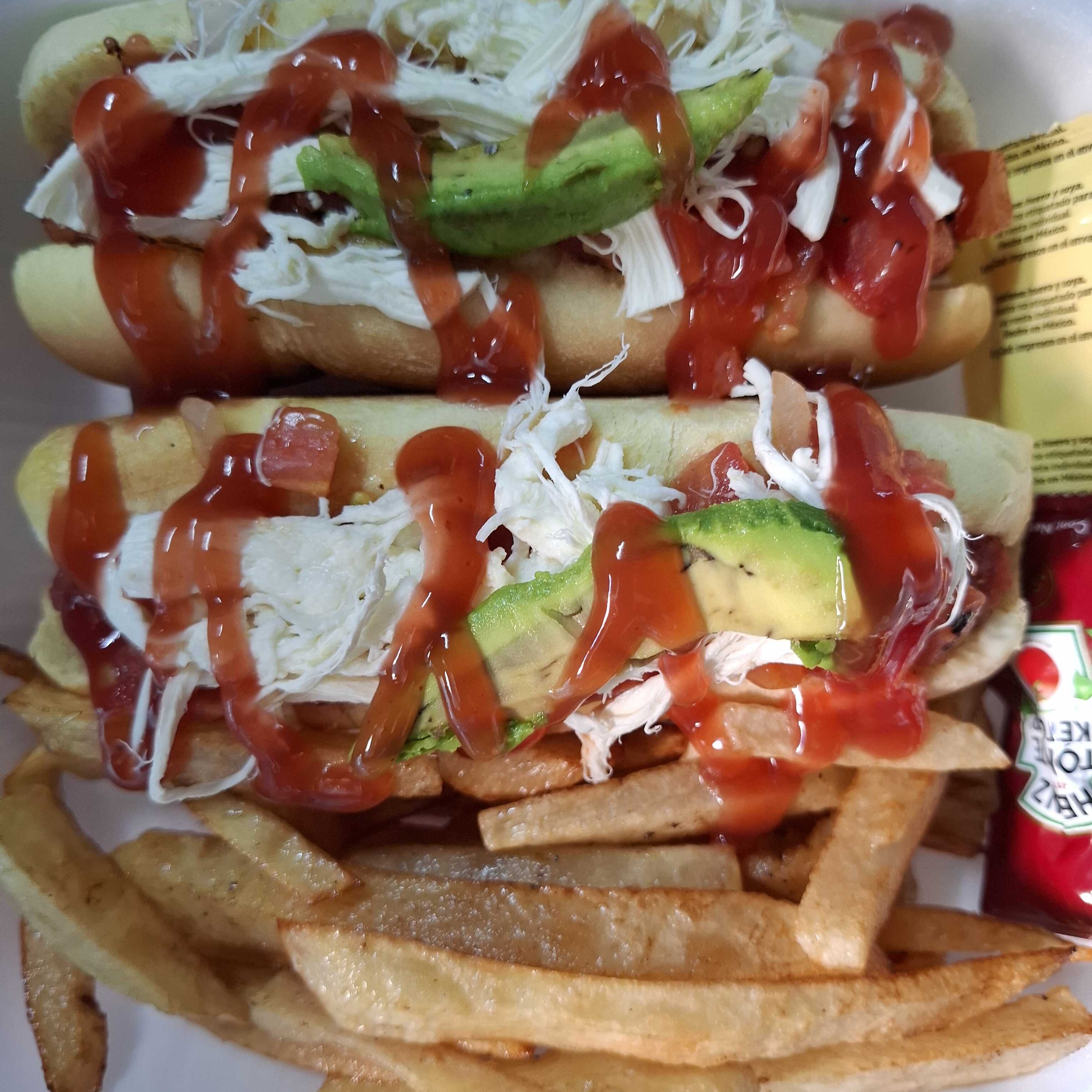 2 HOT DOGS CON PAPAS