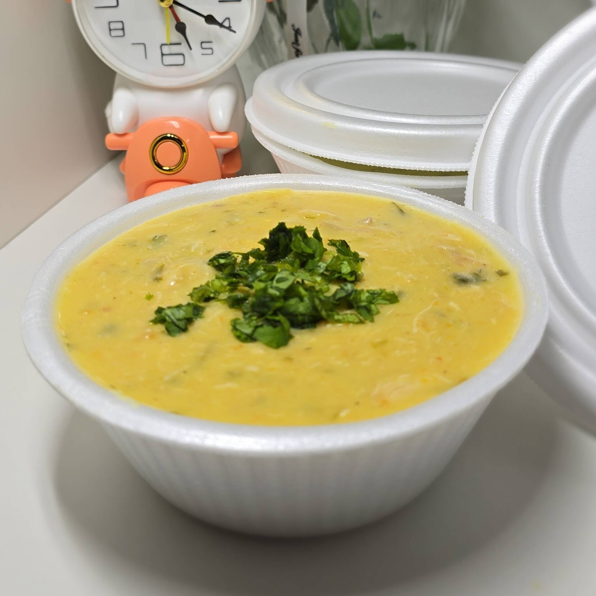 'Caldo de Kenga é uma iguaria que traz o verdadeiro sabor da culinária brasileira para a sua mesa. Feito com ingredientes frescos e selecionados, nosso caldo é ideal para aquecer o corpo e o coração. '