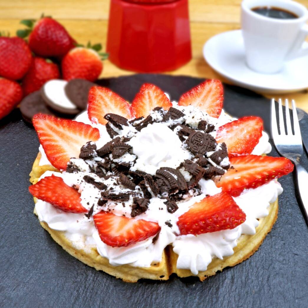Waffle de OREO y Fresas