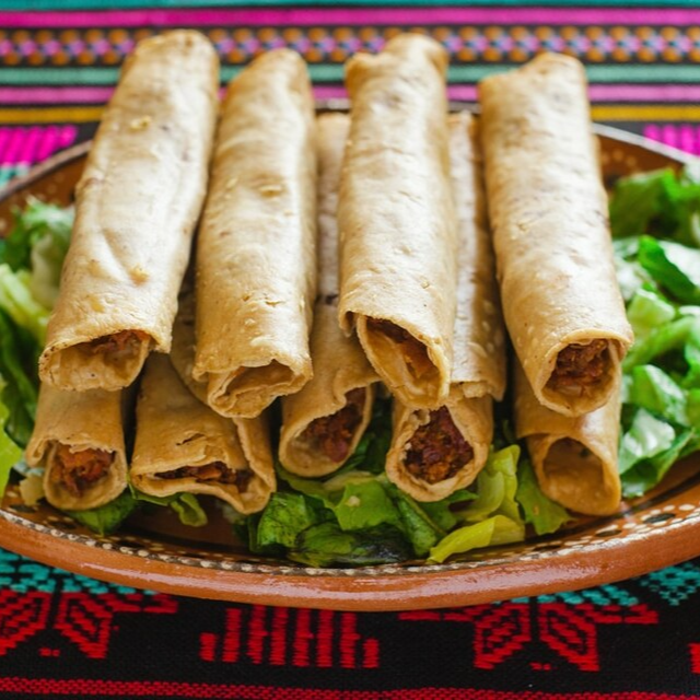 Orden de Flautas Gratinadas de Pollo X 4