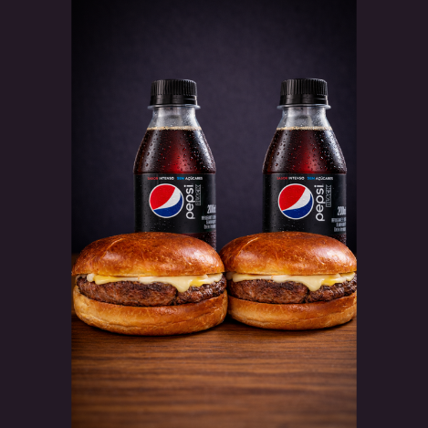 2 Texas 100g (cheeseburger) + 2 Refrigerante 200ml