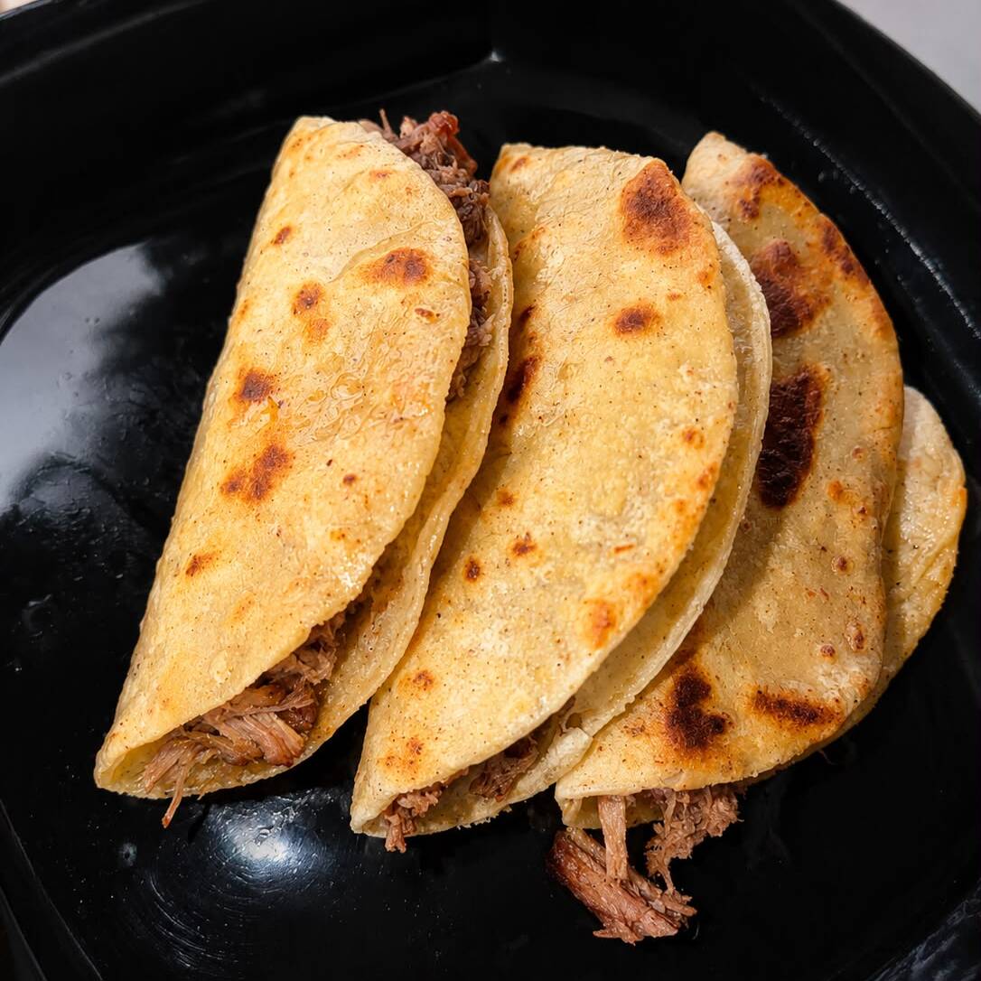 Taco de Barbacoa de Res dorado