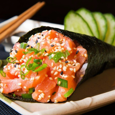 Salmão, cebolinha, alga e arroz sem cream cheese