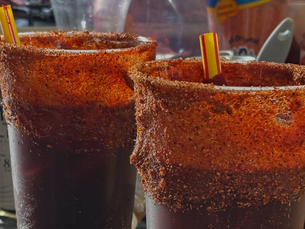 Los Del Barrio Tambien Brillan Snacks