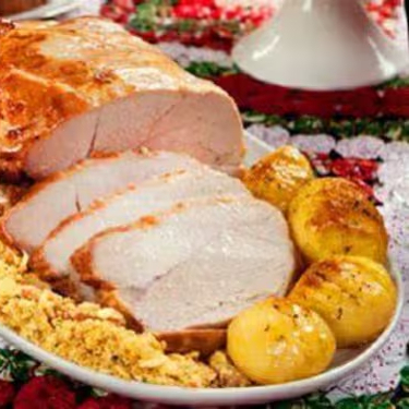 Pernil Assado -Ideal para sua Ceia Neste Natal, deixe a mesa da família ainda mais especial com o nosso pernil assado suculento, temperado com mistura exclusiva de ervas e alho, que deixa a carne mais macia e cheia de sabor. Serve em média 4 pessoas.