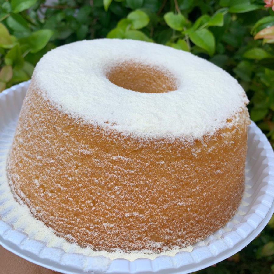 Bolo macio, fofinho e feito com receita tradicional, perfeito para acompanhar um café fresquinho. Sabor simples, acolhedor e com aquele gostinho de casa