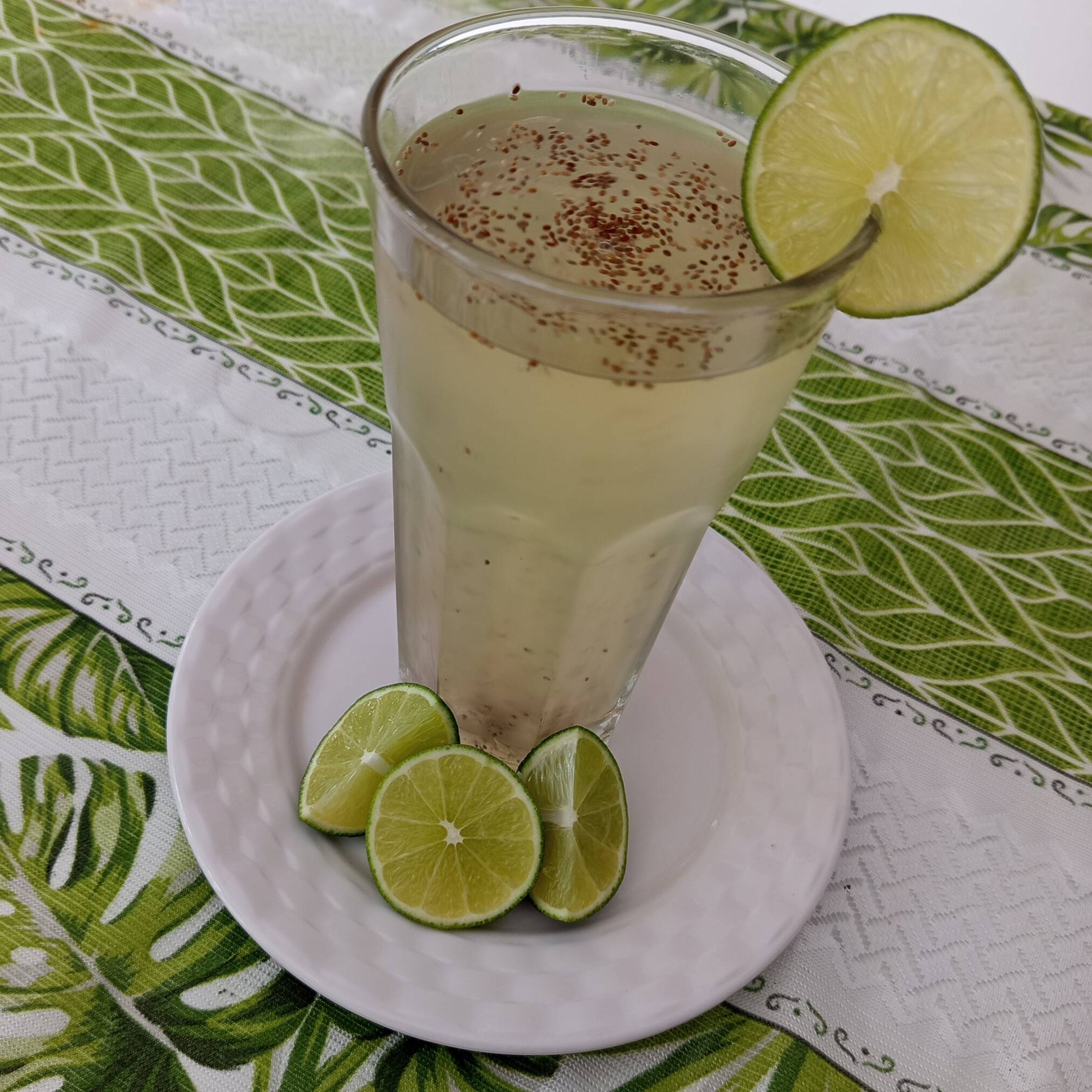 Agua de Limón con Chía