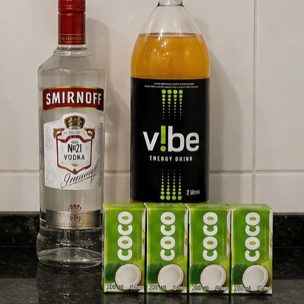 Smirnoff + energético + 4 gelo