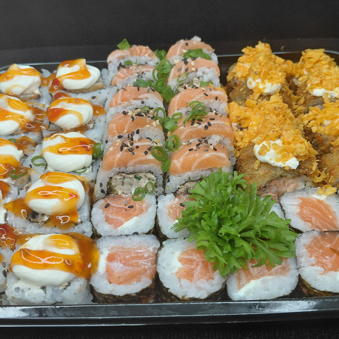 10 uramaki especial c geleia 10 uramaki salmão grelhado laminado de salmão 10 hossomaki de Salmão 8 hot c doritos