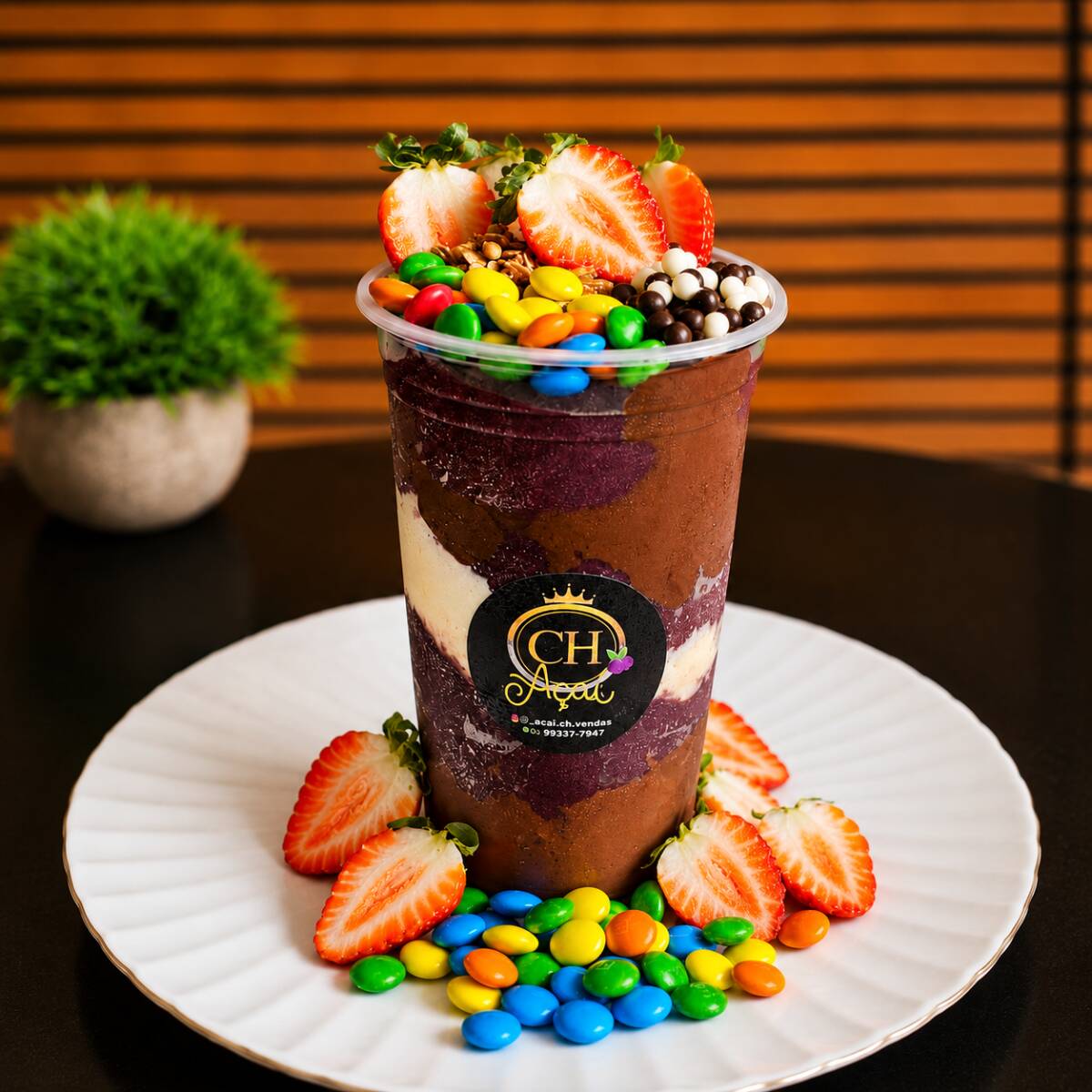 Monte seu Açai Com Mais de 30 opções de Complementos! Monte da Forma e do Gosto que você mais Gosta, com as Opções a Baixo podendo escolher as Frutas e os Doces como desejar.