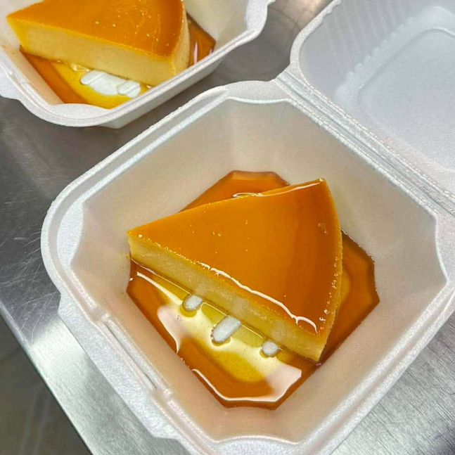 Rebanada Flan Napolitano Cremoso