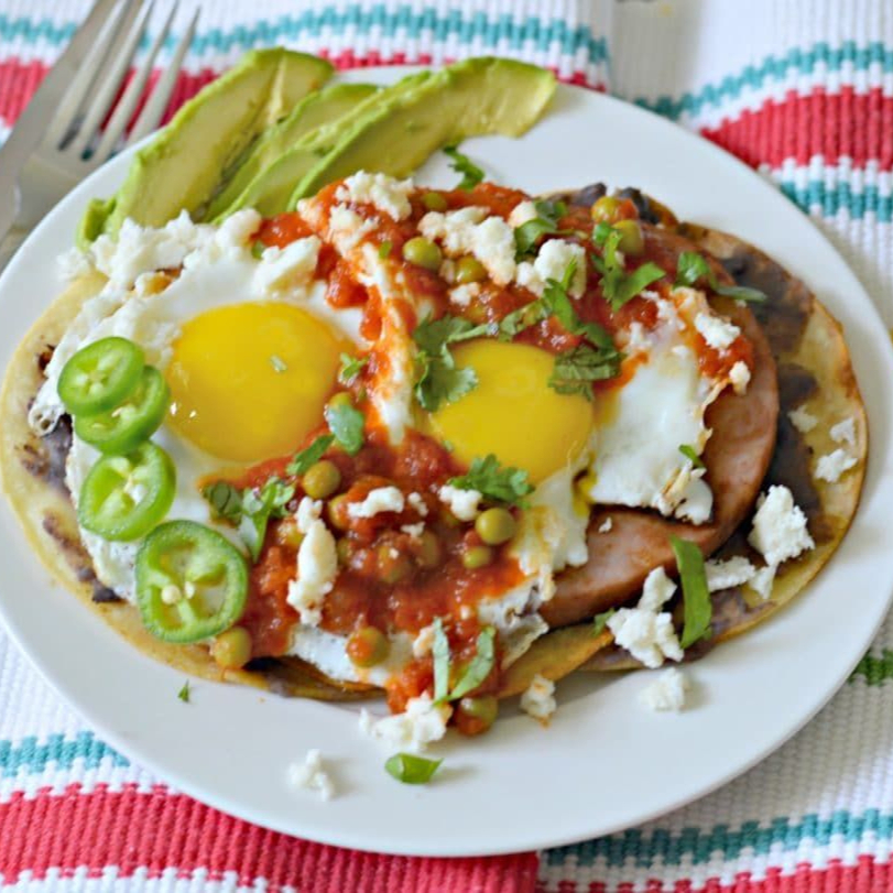 Huevos Motuleños