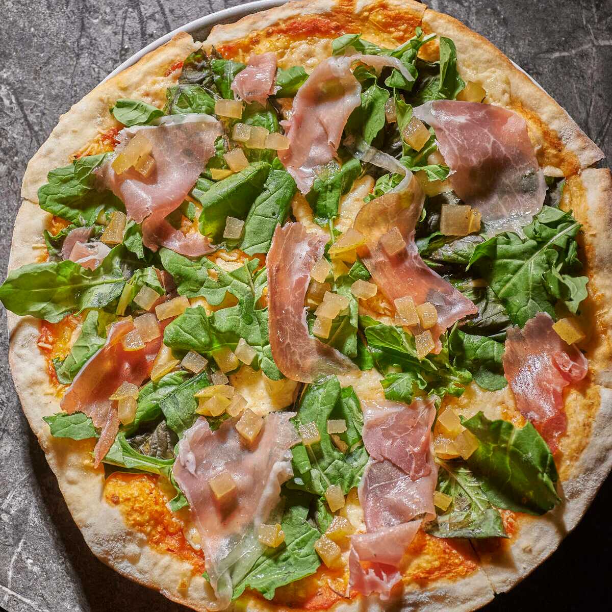Pizza Personal Pera y Prosciutto