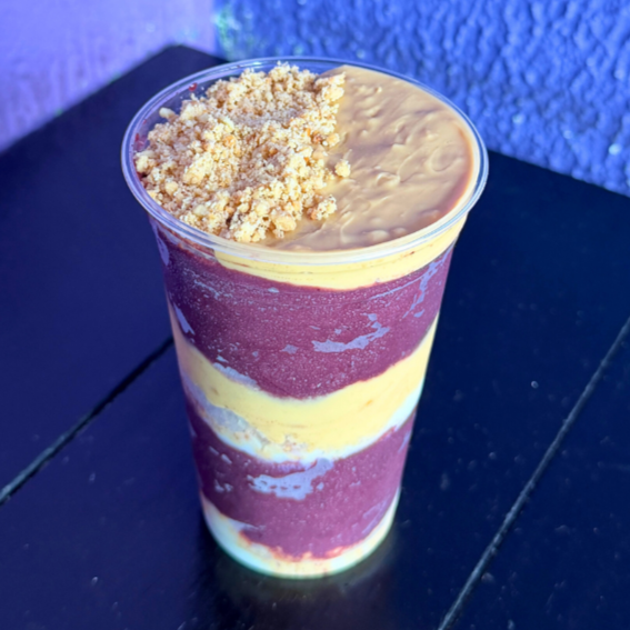 Delicioso Açaí Cremoso e Refrescante Creme de Amendoim, Paçoca e Leite condensado.