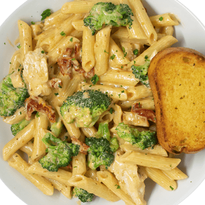 Spicy Chicken & Broccoli Alfredo - Media Orden
