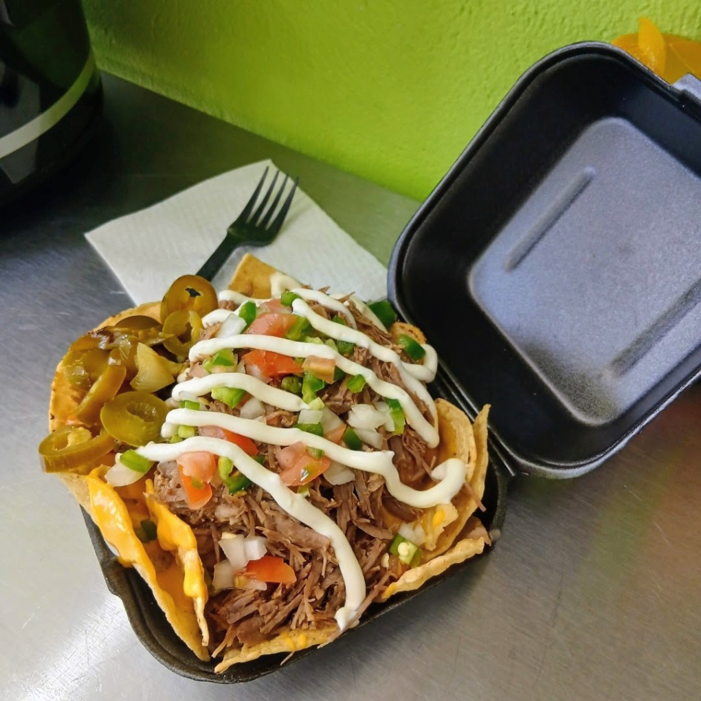 Nachos con Deshebrada chicos