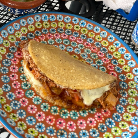 Quesadilla de Guisado De Maiz