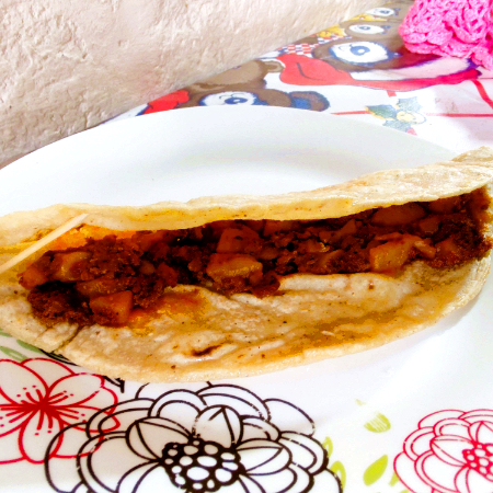 Quesadilla de Longaniza con Papas