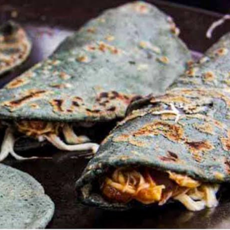 QUESADILLA DE POLLO A LA MEXICANA