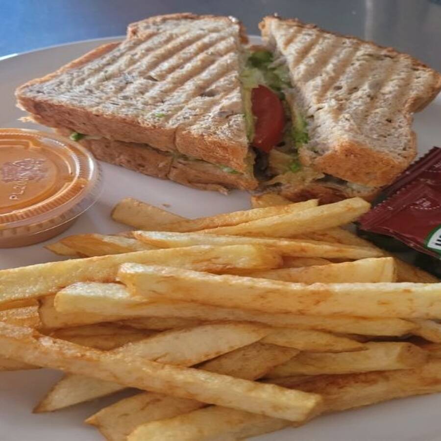 Sandwhish Especial de Pechuga a la Pla (CON PAPAS)