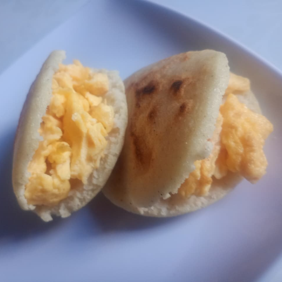 para El Desayuno Arepa Huevo Perico