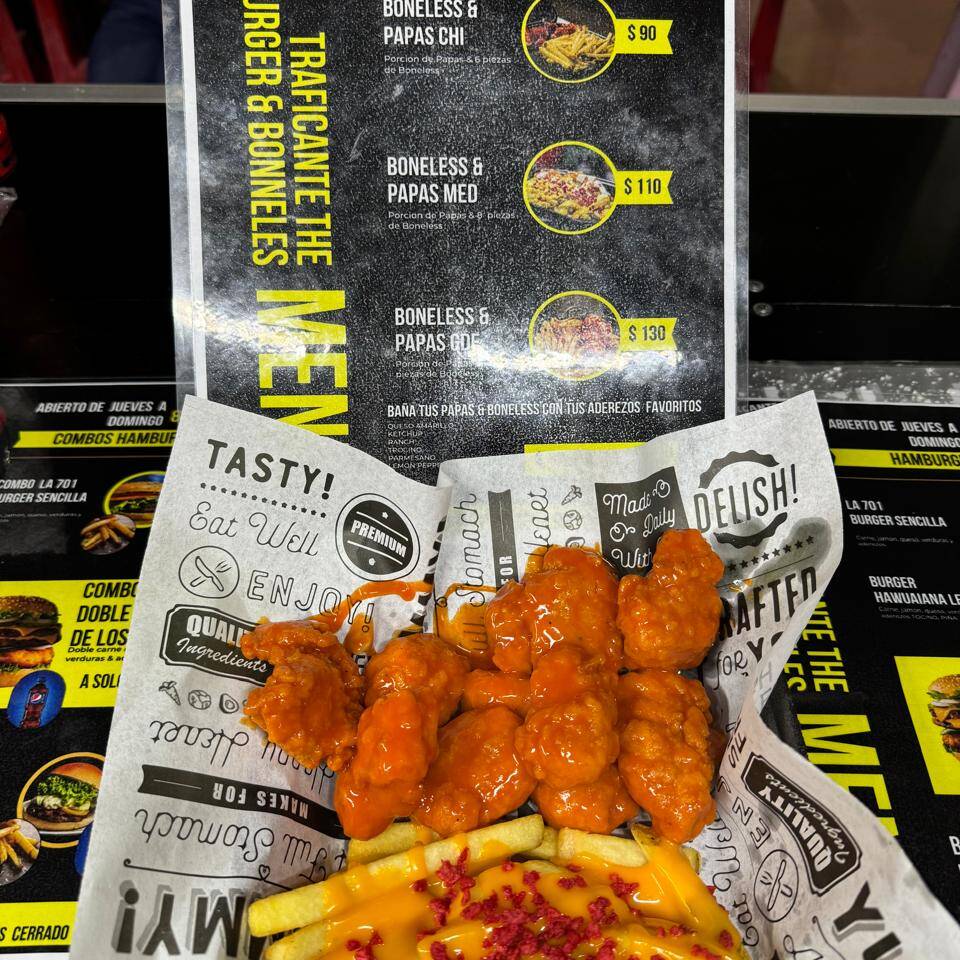 Boneless & Papas Chico