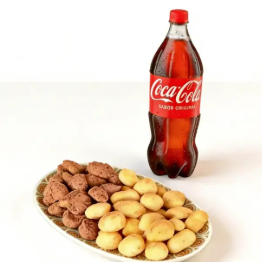 Este combo, ideal para compartilhar a 2 a 4 pessoas , é a garantia de sucesso do seu momento especial. Nosso combo 50 salgados + Coca-Cola de 2 litros É Provar e Se Apaixonar!', traz uma seleção irresistível de sabores