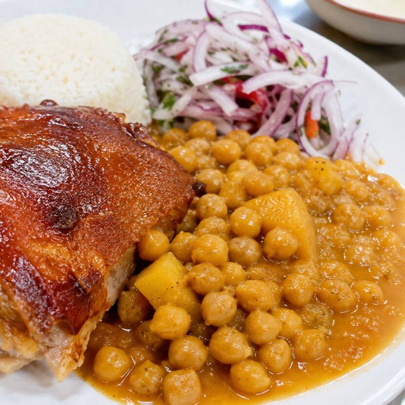 Lechón al Horno con Garbanzos