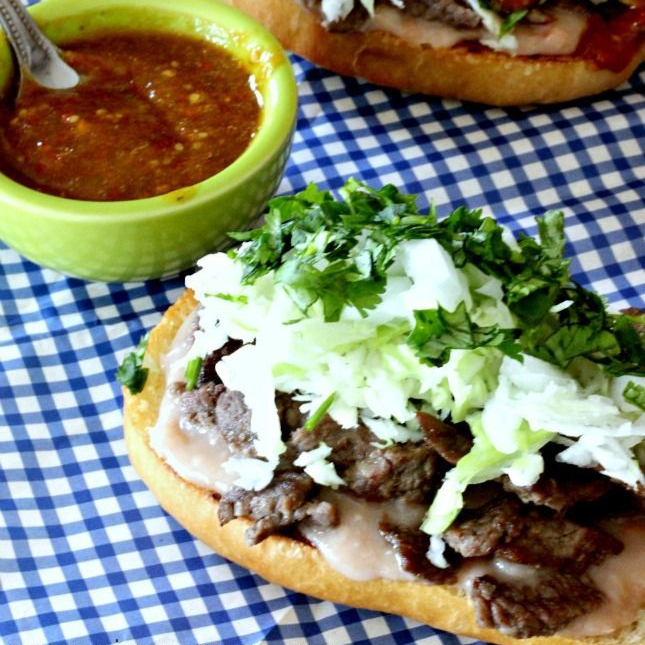 Torta de Carne Asada y Adobada (Pan Bolillo)