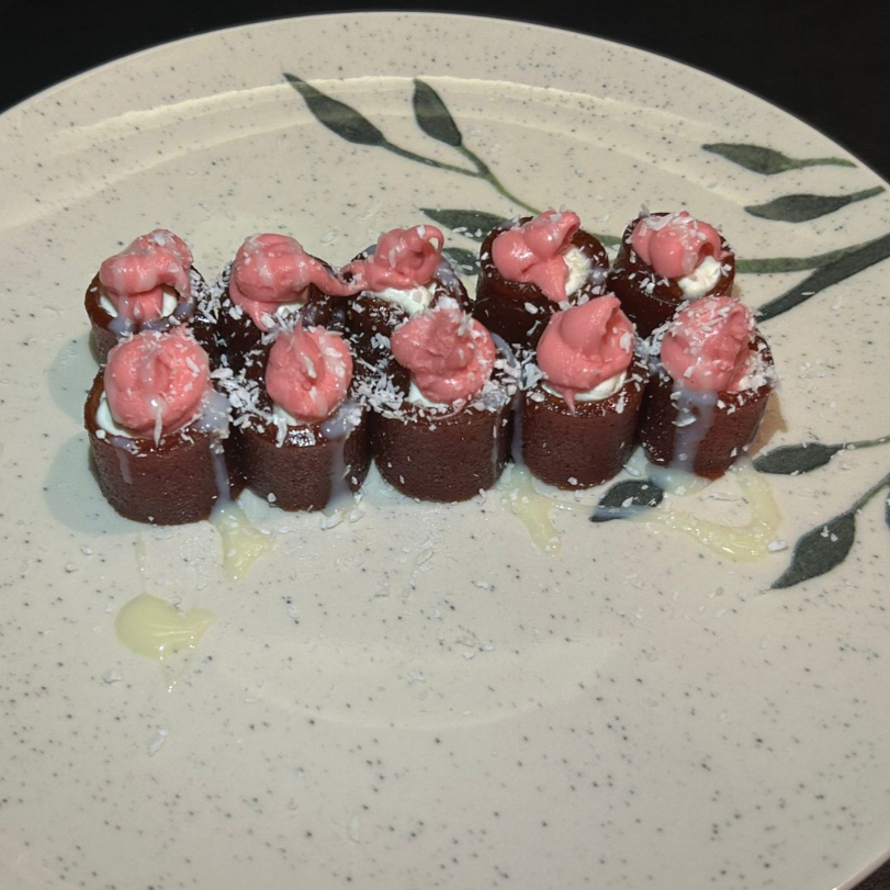 Goiabada, Cream Cheese, Creme de Morango, Leite condensado, Coco Ralado 10 unidades